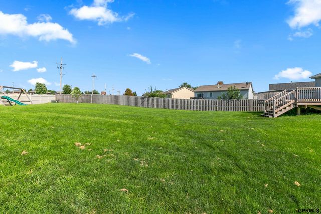 16860 Camden Avenue, Omaha, NE 68116