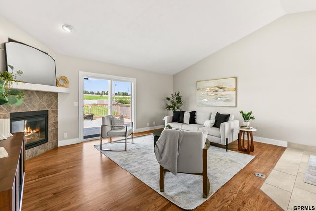 16860 Camden Avenue, Omaha, NE 68116