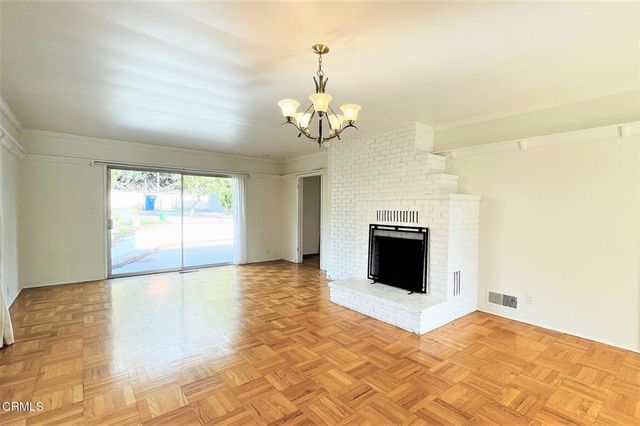 337 Knight Way, La Canada Flintridge, CA 91011