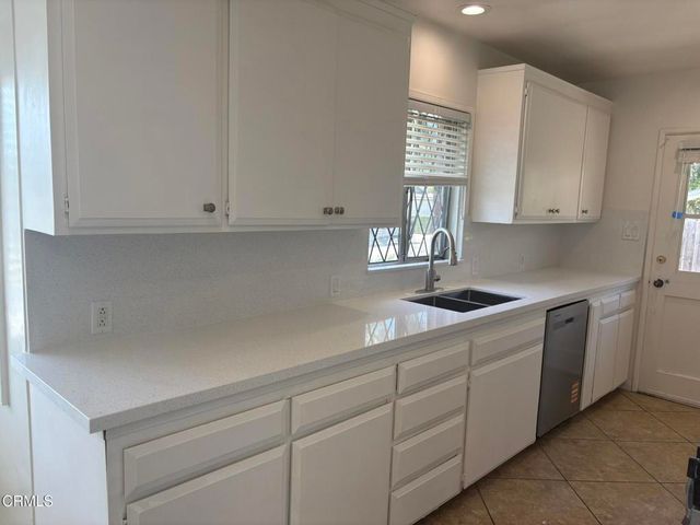 337 Knight Way, La Canada Flintridge, CA 91011