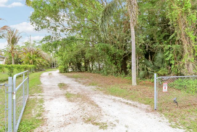 16296 81st Lane N, The Acreage, FL 33470