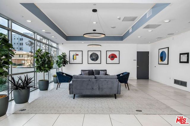 453 S Kenmore Avenue 412, Los Angeles, CA 90020