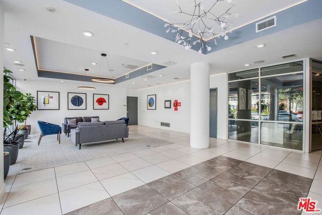 453 S Kenmore Avenue 412, Los Angeles, CA 90020