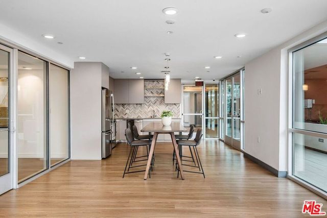 453 S Kenmore Avenue 412, Los Angeles, CA 90020