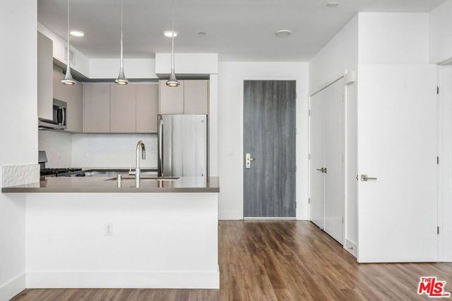 453 S Kenmore Avenue 412, Los Angeles, CA 90020