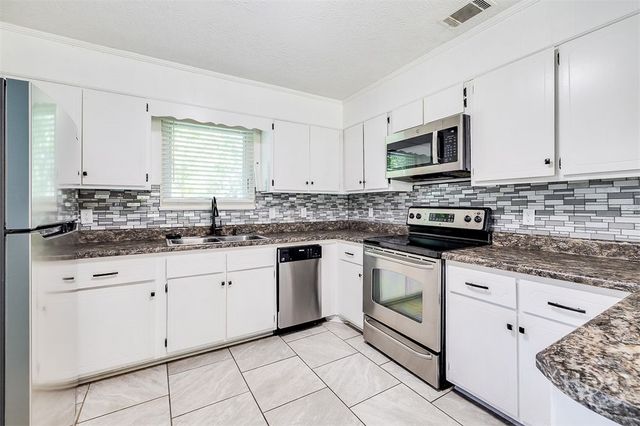 104 W Moore Street, Bloomingdale, GA 31302