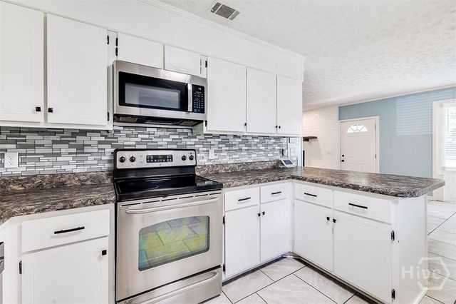 104 W Moore Street, Bloomingdale, GA 31302