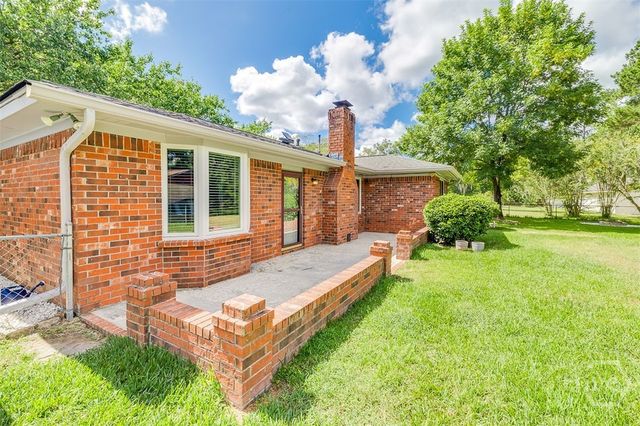 104 W Moore Street, Bloomingdale, GA 31302