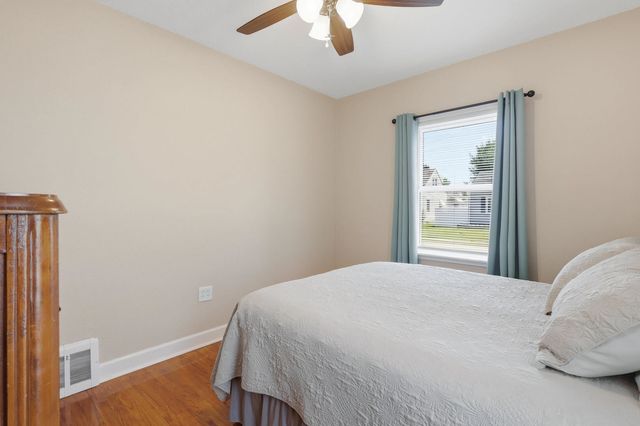 2348 W High Street, Davenport, IA 52804