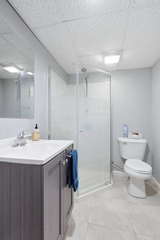 2348 W High Street, Davenport, IA 52804