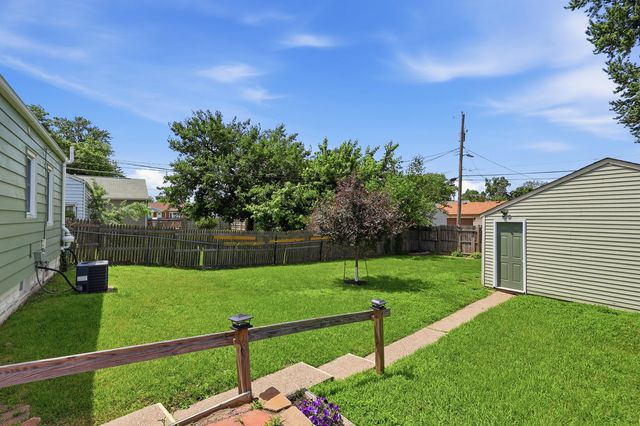 2348 W High Street, Davenport, IA 52804