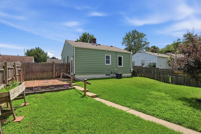 2348 W High Street, Davenport, IA 52804