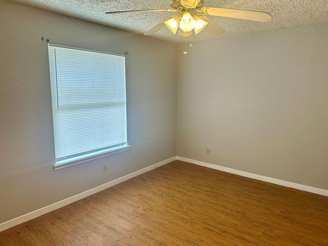 1103 Hillyer ST A, San Marcos, TX 78666