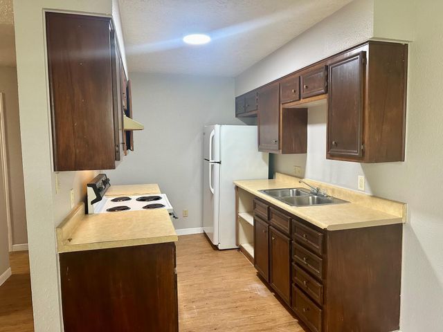 1103 Hillyer ST A, San Marcos, TX 78666