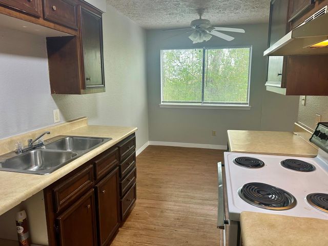 1103 Hillyer ST A, San Marcos, TX 78666
