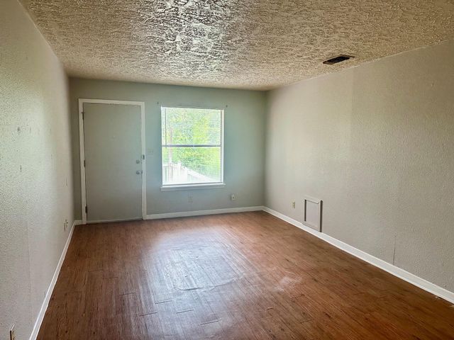 1103 Hillyer ST A, San Marcos, TX 78666