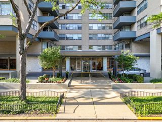 6301 N Sheridan Road 11R, Chicago, IL 60660