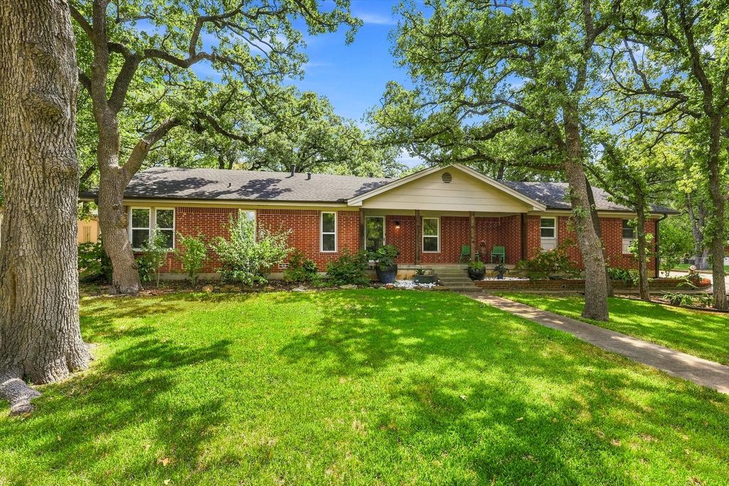 307 Shadow Lane, Euless, TX 76039 — photo 3