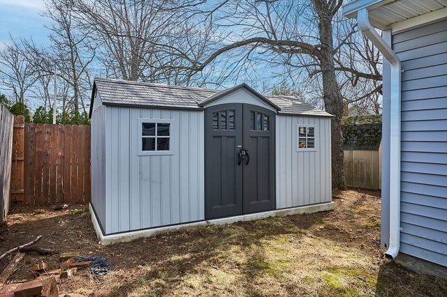 71 Ann St, Chicopee, MA 01020