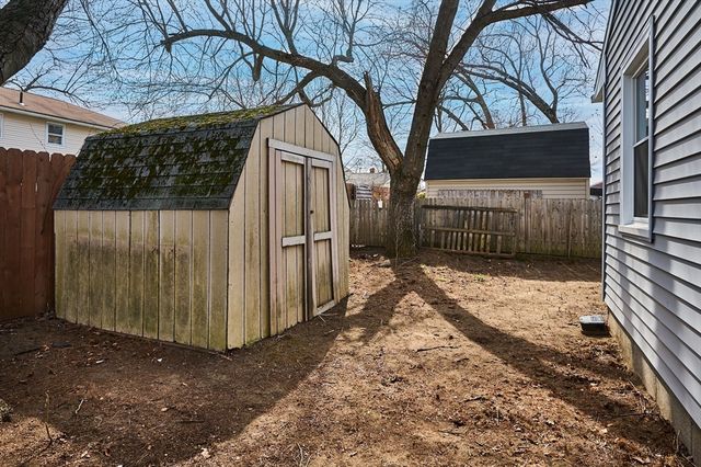 71 Ann St, Chicopee, MA 01020