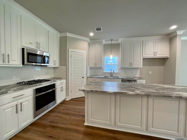 7228 Rolling Fork Rd, Baton Rouge, LA 70820