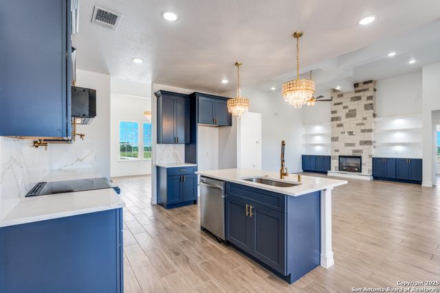 171 Hidden Ranch, Floresville, TX 78114