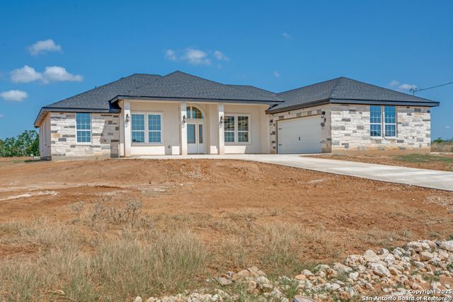 171 Hidden Ranch, Floresville, TX 78114