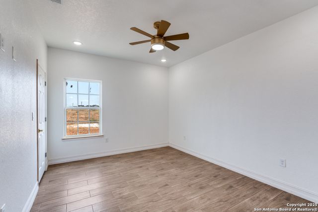 171 Hidden Ranch, Floresville, TX 78114