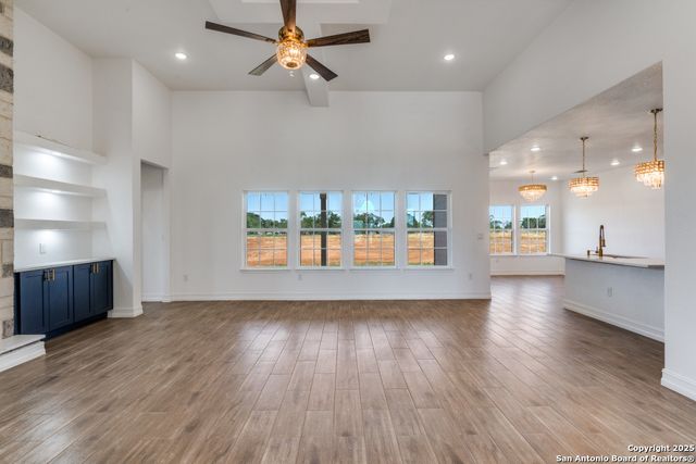 171 Hidden Ranch, Floresville, TX 78114