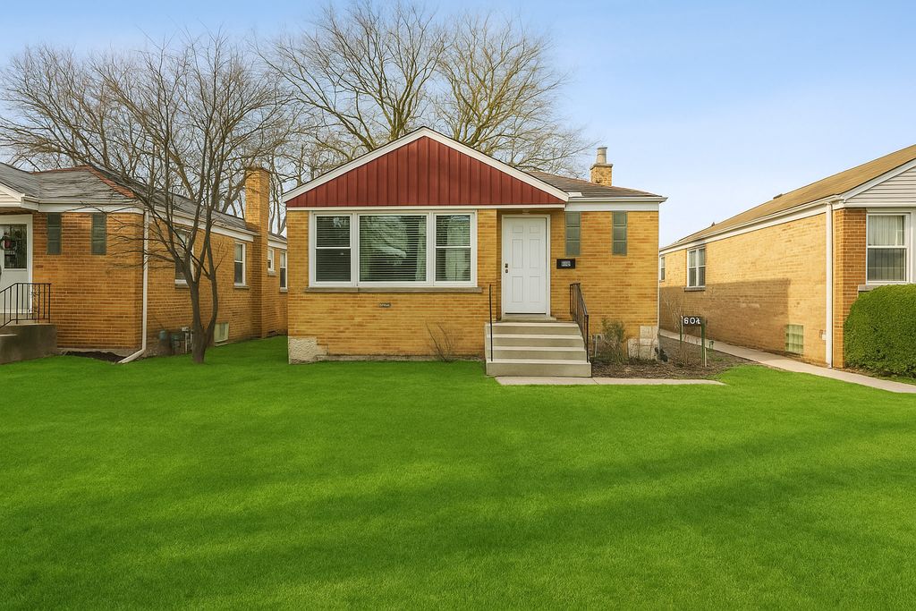 904 Grey Avenue, Evanston, IL 60202