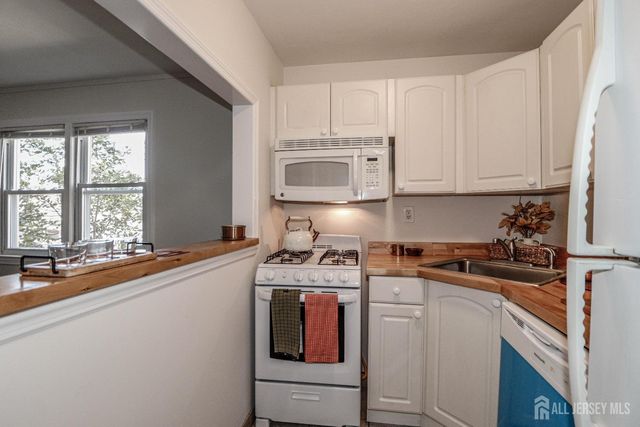 569 Main Street 1, Metuchen, NJ 08840