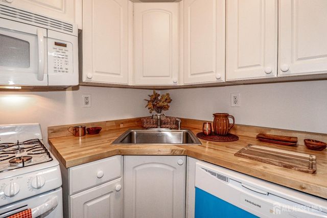 569 Main Street 1, Metuchen, NJ 08840