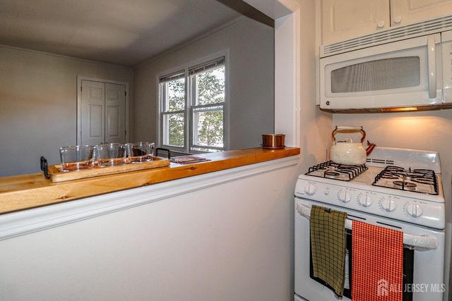 569 Main Street 1, Metuchen, NJ 08840