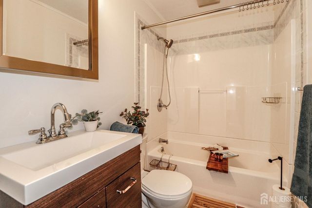 569 Main Street 1, Metuchen, NJ 08840