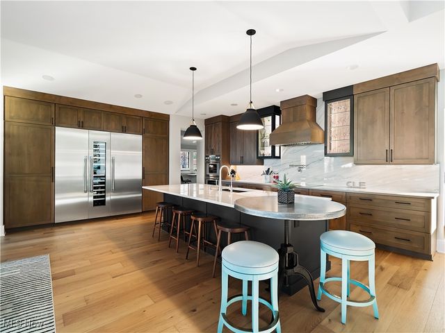 17788 Edgewater Drive, Lakewood, OH 44107