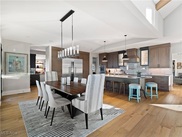 17788 Edgewater Drive, Lakewood, OH 44107