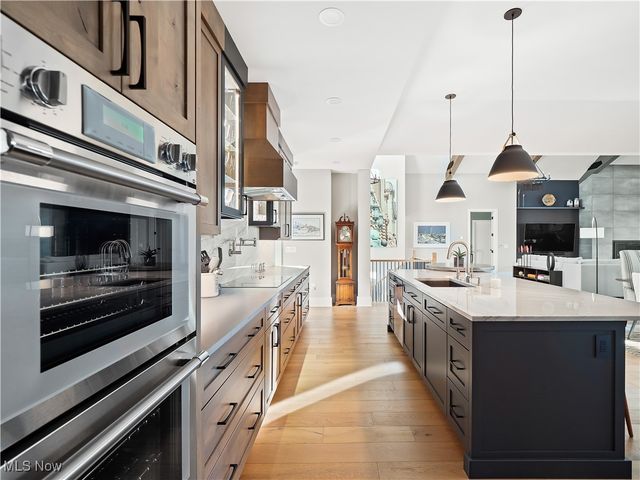 17788 Edgewater Drive, Lakewood, OH 44107