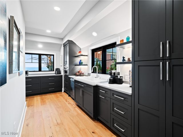 17788 Edgewater Drive, Lakewood, OH 44107