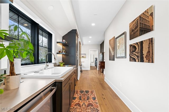 17788 Edgewater Drive, Lakewood, OH 44107