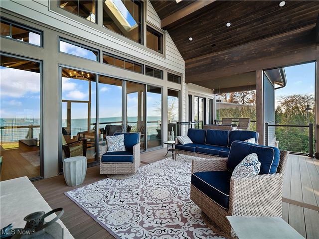 17788 Edgewater Drive, Lakewood, OH 44107