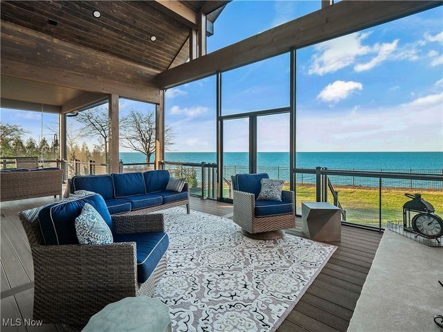 17788 Edgewater Drive, Lakewood, OH 44107