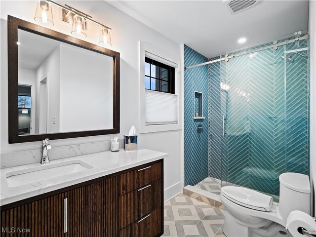 17788 Edgewater Drive, Lakewood, OH 44107