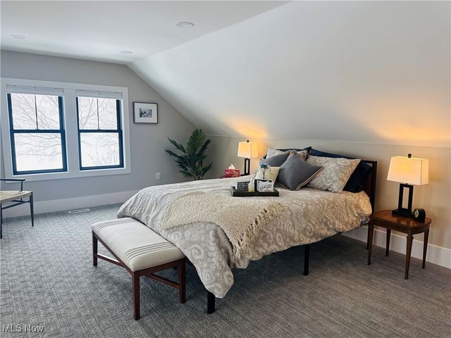 17788 Edgewater Drive, Lakewood, OH 44107