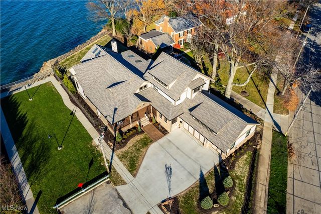 17788 Edgewater Drive, Lakewood, OH 44107