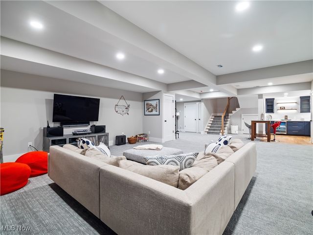 17788 Edgewater Drive, Lakewood, OH 44107