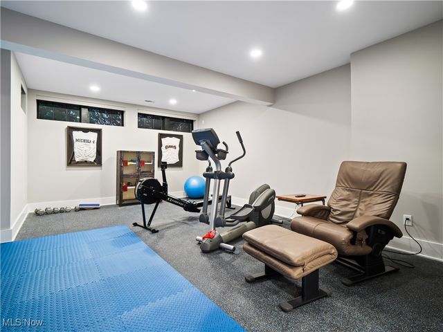 17788 Edgewater Drive, Lakewood, OH 44107