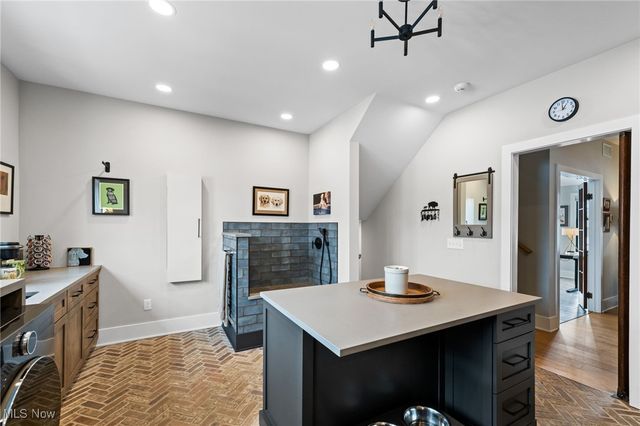 17788 Edgewater Drive, Lakewood, OH 44107