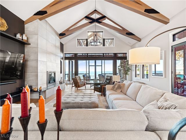 17788 Edgewater Drive, Lakewood, OH 44107