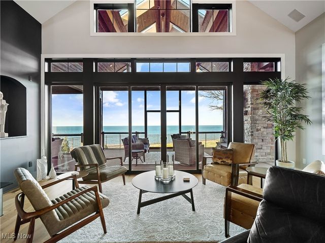 17788 Edgewater Drive, Lakewood, OH 44107