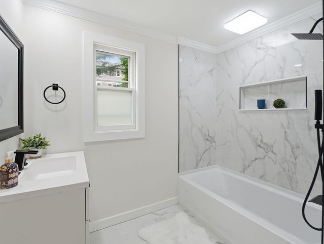 41 Bridgeport St, Worcester, MA 01604